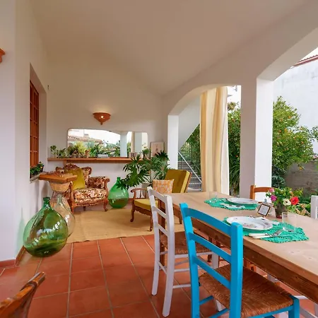 Bb 1987 4* プーラ