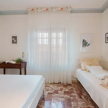 Bb 1987 Bed & Breakfast Pula